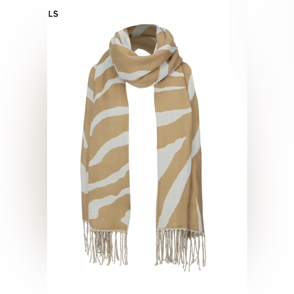 NWT cabi Tigress Scarf